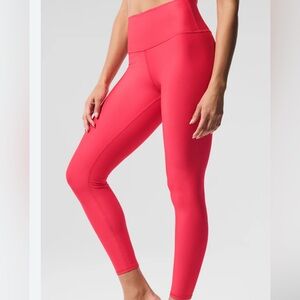 Alo Yoga leggings chef y red Zs M
In great condition